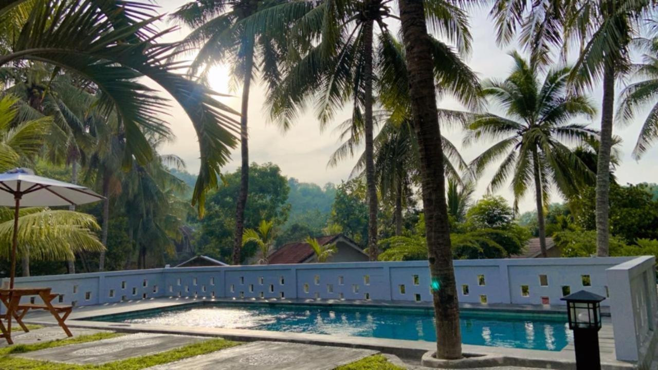 Kuta Circle Homestay Exterior photo