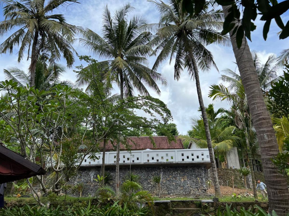 Kuta Circle Homestay Exterior photo